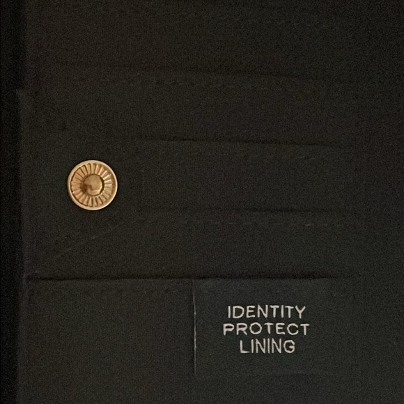 Tahari wallet (IB-2) - Picture 7 of 7